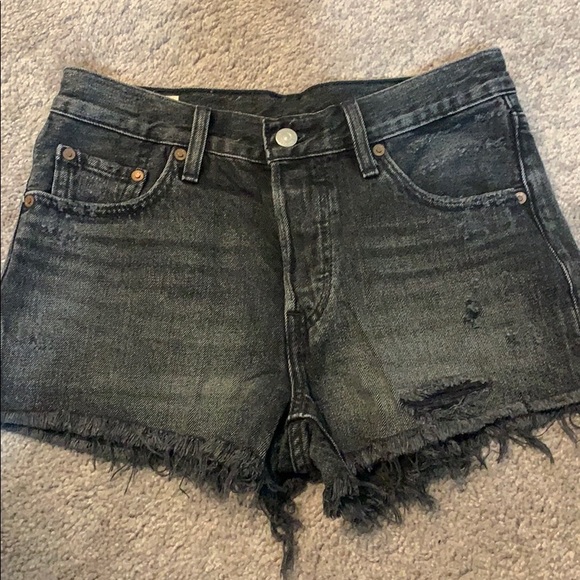 Levi’s 501 Dark wash shorts - Picture 1 of 3